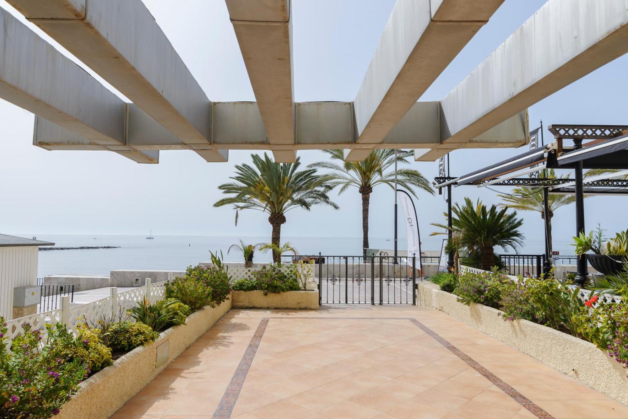 Sea Front Apartment In Marbella Center Extérieur photo