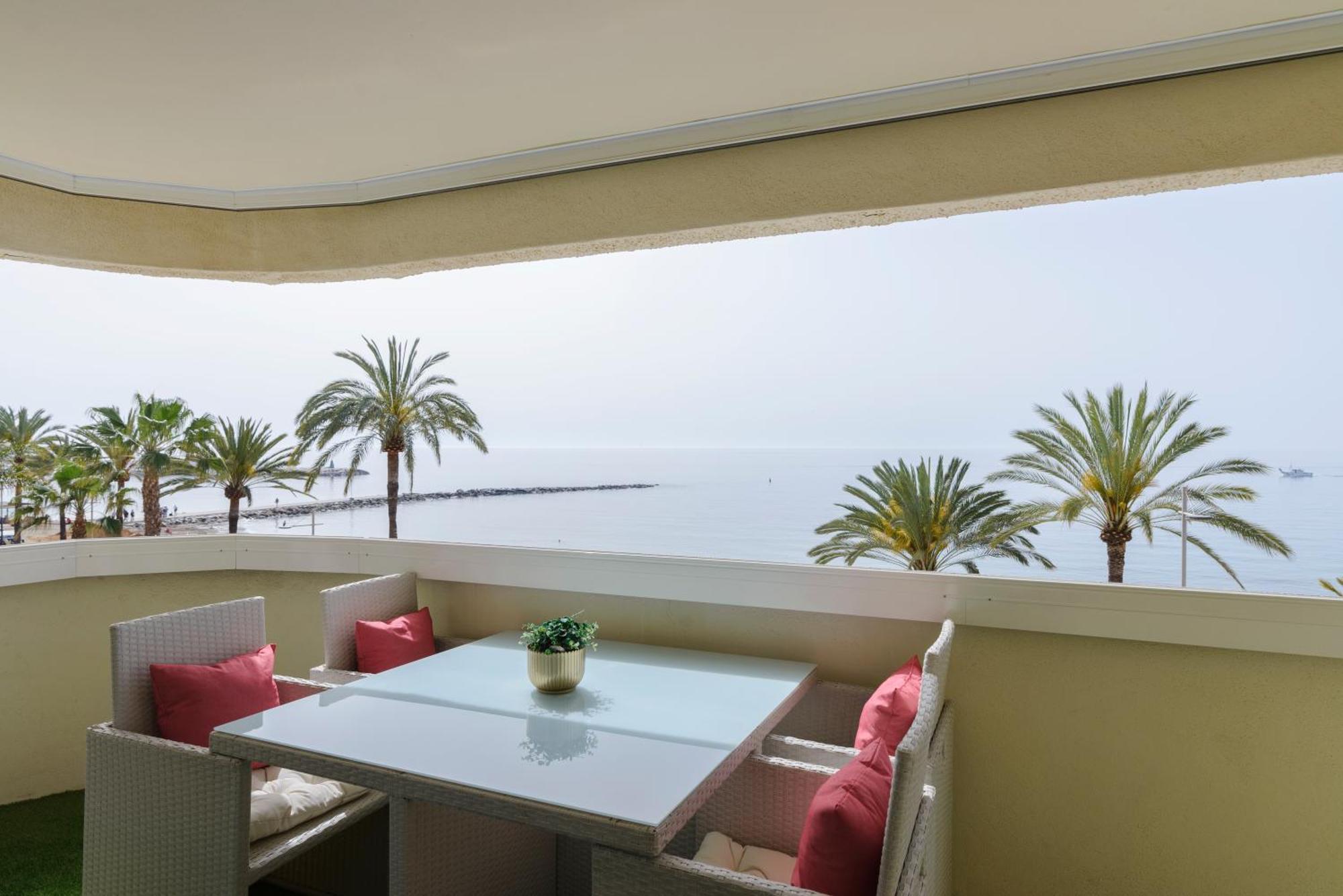 Sea Front Apartment In Marbella Center Extérieur photo